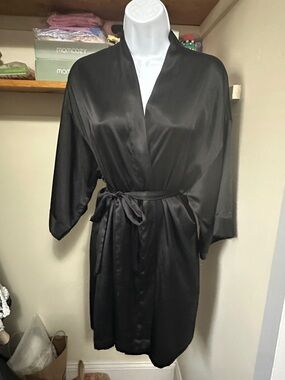 Victoria's Secret Signature Black Satin Wrap Robe